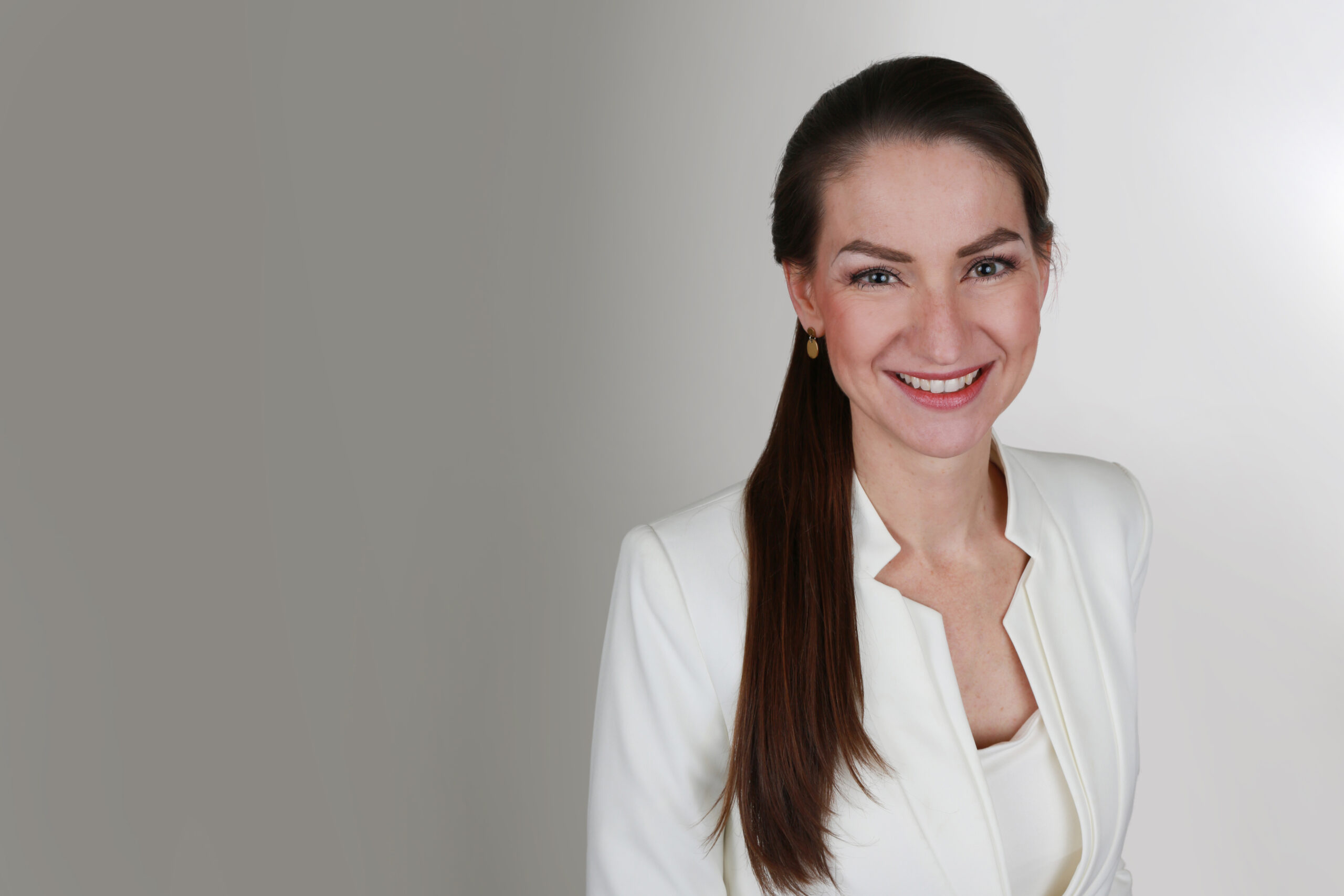 Dr. med. Rebecca Cardella, Fachärztin für Innere Medizin, Allgemeinmedizin